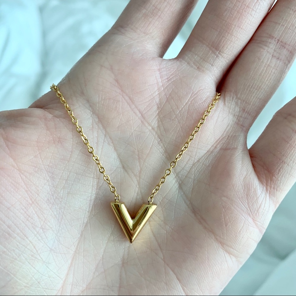 V Letter Chain Necklace Gold Stainless Steel